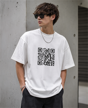 qr code on t shirt Kod QR na koszulce